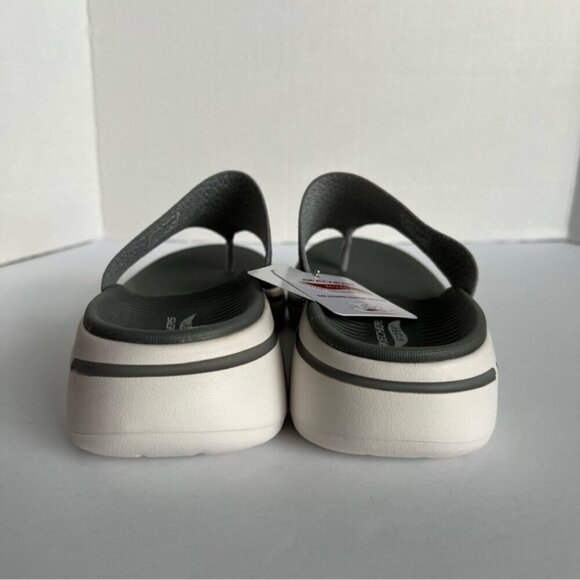 Sketchers - Go walk Arch Fit Weekender Toe Thong Sandal - Gray. Size: 8 US. NWT - Picture 5 of 16